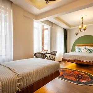 York House Отель